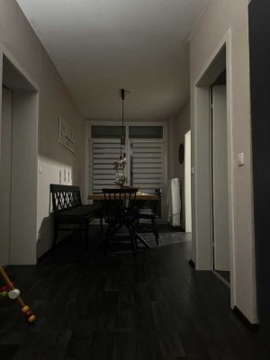 Freundliche 3-Zimmer-Wohnung mit EBK und 2 Balkone in Moers