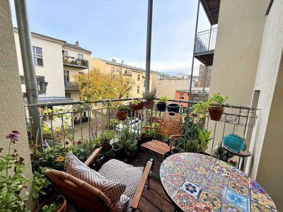 Repräsentatives Wohnen in der Villa Viktoria: Modernes 2-Zimmer-Juwel mit Süd-Balkon