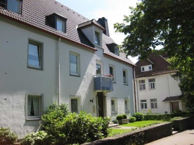 ZWEI-ZIMMER-DACHGESCHOSS-WOHNUNG NÄHE STADTPARK