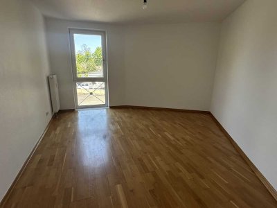 ***Schöne 3-Zimmerwohnung mit Wannenbad und Abstellkammer*** EBK möglich!