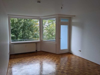 1-Zimmer-Wohnung mit Balkon und Pantryküche im Eurohochhaus