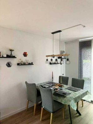 Neu und viel Platz: Wohnung mit Garten & Terrasse in Leuna