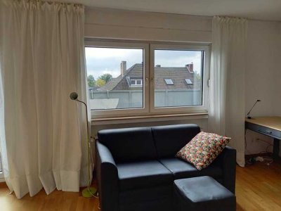 Möbl: Terrasse+wunderschön+gerade Wände: Zimmer,Wohnküche. TH+FH+Flughafen+Zentrum gut erreichbar.