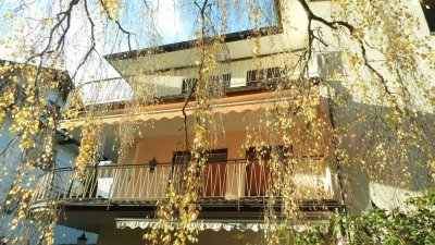 Helle, ruhige Dreizimmerwohnung mit Südterrasse und großem Garten am Albufer von Privat