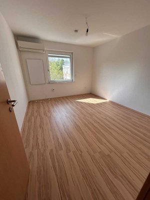 Renovierte 2,5-Zi.-Whg. mit EBK & Klimaanlage in zentraler Lage Bochum-Höntrop