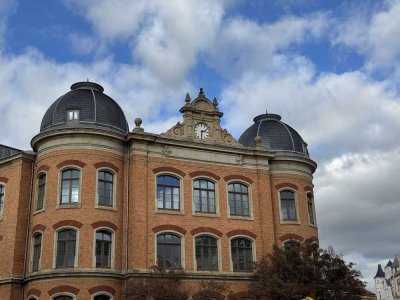 ***EIN SCHMUCKSTÜCK IN ZWICKAU~ERSTBEZUG NACH SANIERUNG~3 RÄUME~EINBAUKÜCHE~BALKON~STELLPLATZ***