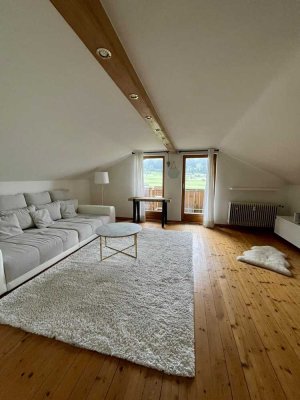 Möblierte 2-Zimmer-Dachgeschosswohnung