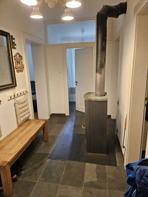 Helle 4-Zimmer-Wohnung mit Terrasse & Garten – Dorfleben mitten in der Stadt
