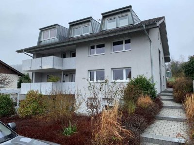 Modernisierte 4-Raum-Wohnung mit Balkon und Einbauküche in Eberstadt