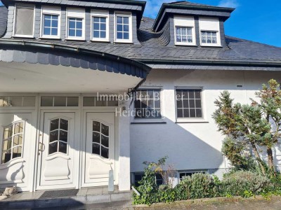 Individuelle Wohnung mit sehr großer Terrasse und Platz für einen Campingbus!