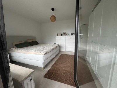 Helle 2-Zi.-Whg.,Balkon ins Grüne + Tiefgarage  ab 01.08.2026