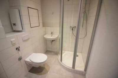 3 Zimmer mit Balkon, Aufzug und Dusche
