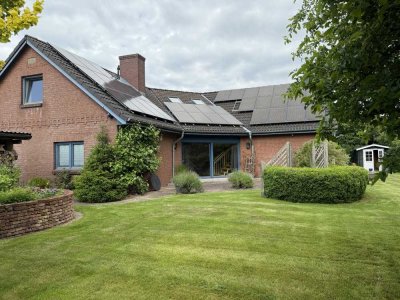 Junges grosszügiges Architektenhaus auf herrlichem uneinsehbaren Grundstück ,2 Wohneinheiten möglich