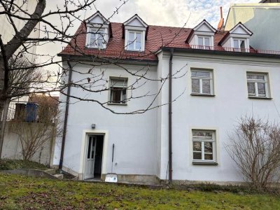 Exklusives kernsaniertes Einzeldenkmal mit drei hochwertigen Apartments