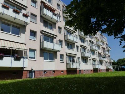 Nette Mieter für 3 Raumwohnung gesucht! Kleine Küche vorhanden.