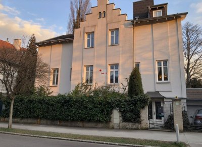 Traumhaftes Mehrfamilienhaus in 1130 Wien - 11 Zimmer, Garten &amp; Terrassen warten auf Sie!