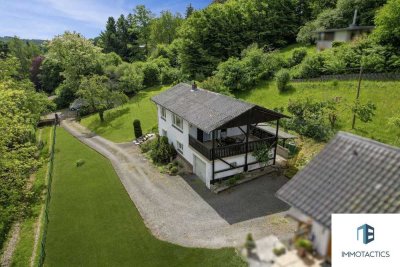Idyllisches Einfamilienhaus mit Blick in die Weinberge & traumhaftem Garten - Ruhe und Natur pur