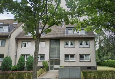 Frisch renovierte 3,5-Zimmer-Dachgeschosswohnung mit Gartennutzung