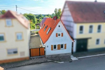 Großes Grundstück, Haus und Nebengebäude