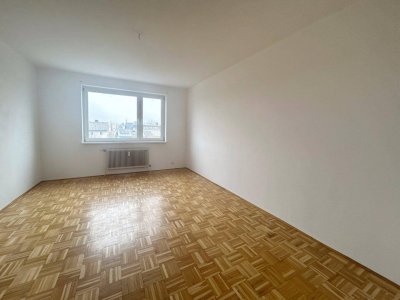 WOHNEN IM GRÜNEN - 3 ZIMMER WOHNUNG MIT BALKON UND PARKPLATZ