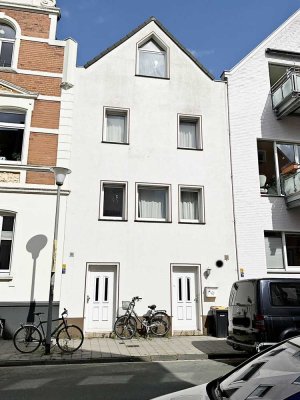 *** BEZUGSFREI AB SOFORT! *** MODERNES STADTHAUS, BAUJAHR 1997 IM BEGEHRTEN HERZ-JESU-VIERTEL! ***