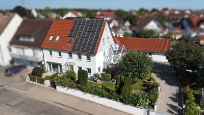 Außergewöhnliches Anwesen mit großem Nebengebäude. Zwei Häuser ein Preis !!!