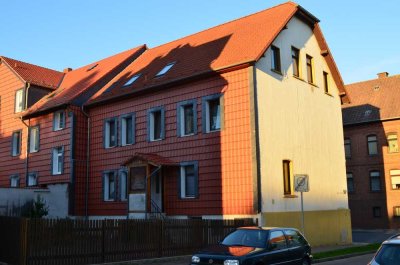Großzügige Wohnung im 1 Obergeschoss! Badewanne, Garten-Hofanteil in Schöningen