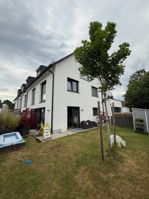 Stilvolles 6-Zimmer-Reihenendhaus mit gehobener Innenausstattung und EBK in München Trudering
