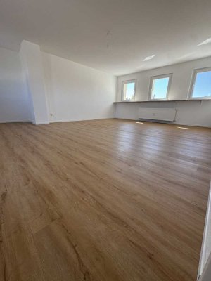 ***Sonnenverwöhnte 3-Zimmer Penthouse-Wohnung mit Terrasse und Balkon***