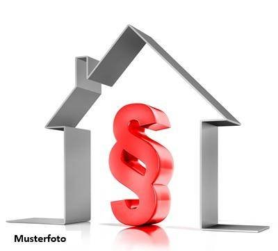 Bestandsgebäude mit Nebengebäude