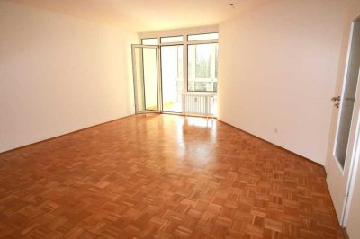 * WINTERGARTEN und PARKETT * ideal für kleine Familie / Homeoffice UNIWOHNGEBIET *