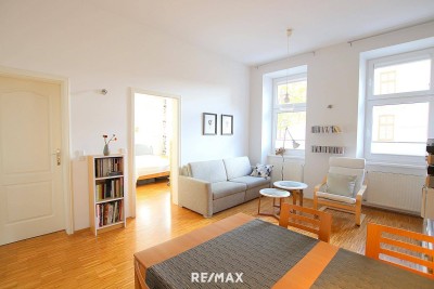 Wunderschöne Altbauwohnung - 2 Zimmer mit perfektem Grundriss