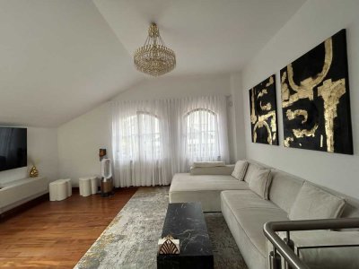 Moderne 2,5-Zimmer-Maisonette-Wohnung mit gehobener Innenausstattung mit Balkon und EBK in Aichtal