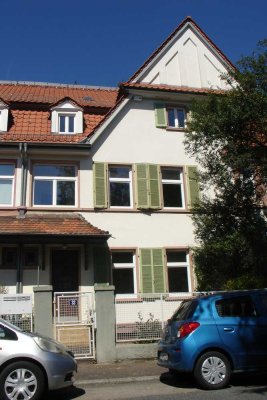 Großzügiges 1-Fam.-Hs. - Stilaltbau in schöner Lage von Niederrad, provisionsfrei für den Käufer !!