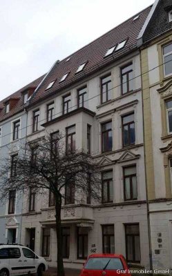 Bezugsfreies Mehrfamilienhaus 4 Wohnungen auf 353 m² mit Potential im Alleinauftrag - VB