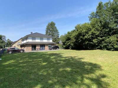 Großzügiges Einfamilienhaus auf großzügigem Grundstück