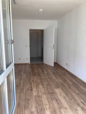 1-Zi.-Wohnung mit Balkon und EBK in Ingolstadt/Nähe Klinikum