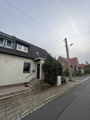 Provisionsfrei! Sanierungsbedürftige Doppelhaushälfte in Neuhof in ruhiger Lage.