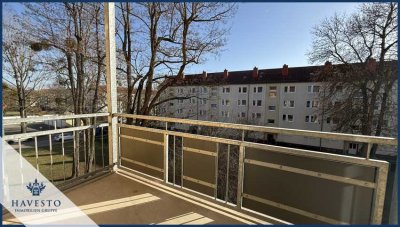 Attraktive 3-Raum-Wohnung mit Balkon in Stadtfeld-West - Einbauküche optional!