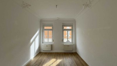 Direkt vom Eigentümer- Bezugsfreie sanierte 3-Zimmer Altbauwohnung
