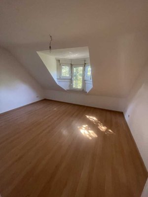 ** 60qm-große Dachgeschosswohnung in Neu-Isenburg *