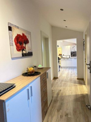 Großzügiges Zweifamilienhaus in 5325 Plainfeld!