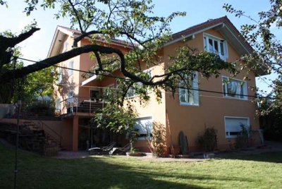 Großzügiges Wohnhaus im Rodgebiet mit vielseitigem Nutzungspotenzial und Erweiterungsmöglichkeiten