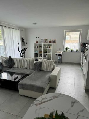 Stilvolle, neuwertige 3-Raum-Wohnung im Erdgeschoss mit Garten in Euskirchen