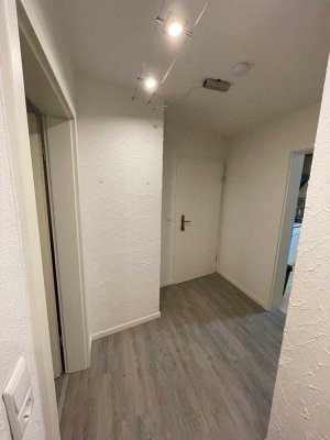Helle Zentrale 2 Zimmer mit Balkon im 2. OG