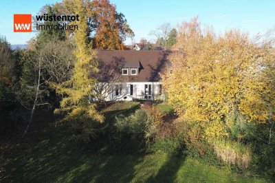 Stilvolles Familienanwesen mit großem Garten und separatem Poolhaus