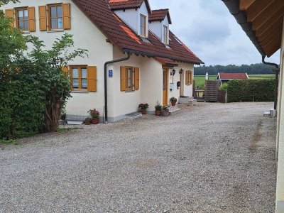 Stilvolle 3-Raum-Dachgeschosswohnung in ruhiger Ortsrandlage mit unverbauter Freisicht