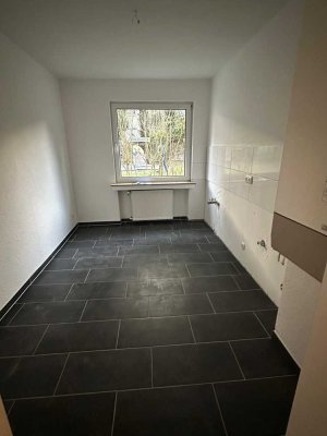 Schöne, frisch sanierte 3 Zimmer wohnung mit großem Balkon in Stolberg. 1.OG
