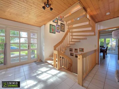 Freistehendes Einfamilienhaus mit Baugrundstück