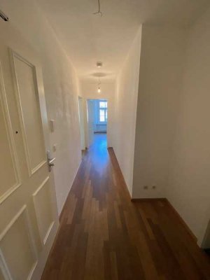 Wunderschöne helle 2,5-Zimmer Wohnung in Regensburg Innenstadt - Nähe Bismarckplatz